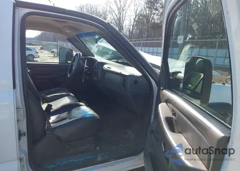 2003 Chevrolet Silverado 2500Hd из США, поврежденный, VIN 1GCHK23U23F211581